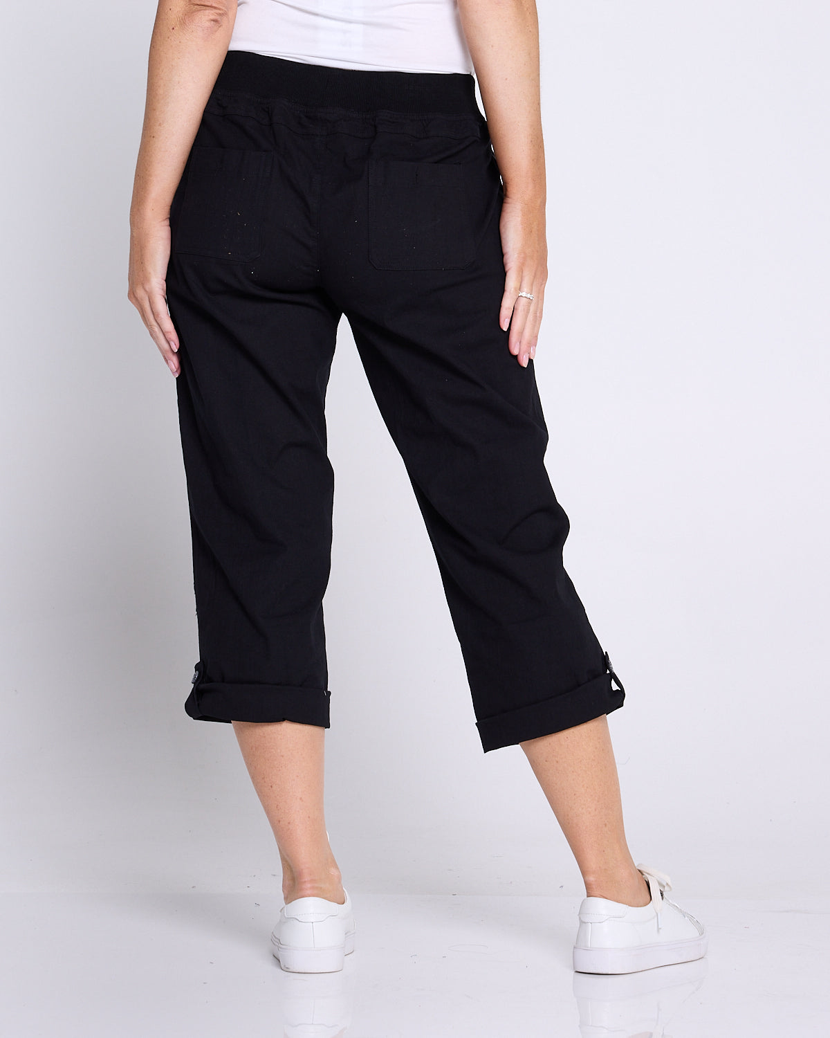 Sammy Roll Cuff Capri - Black