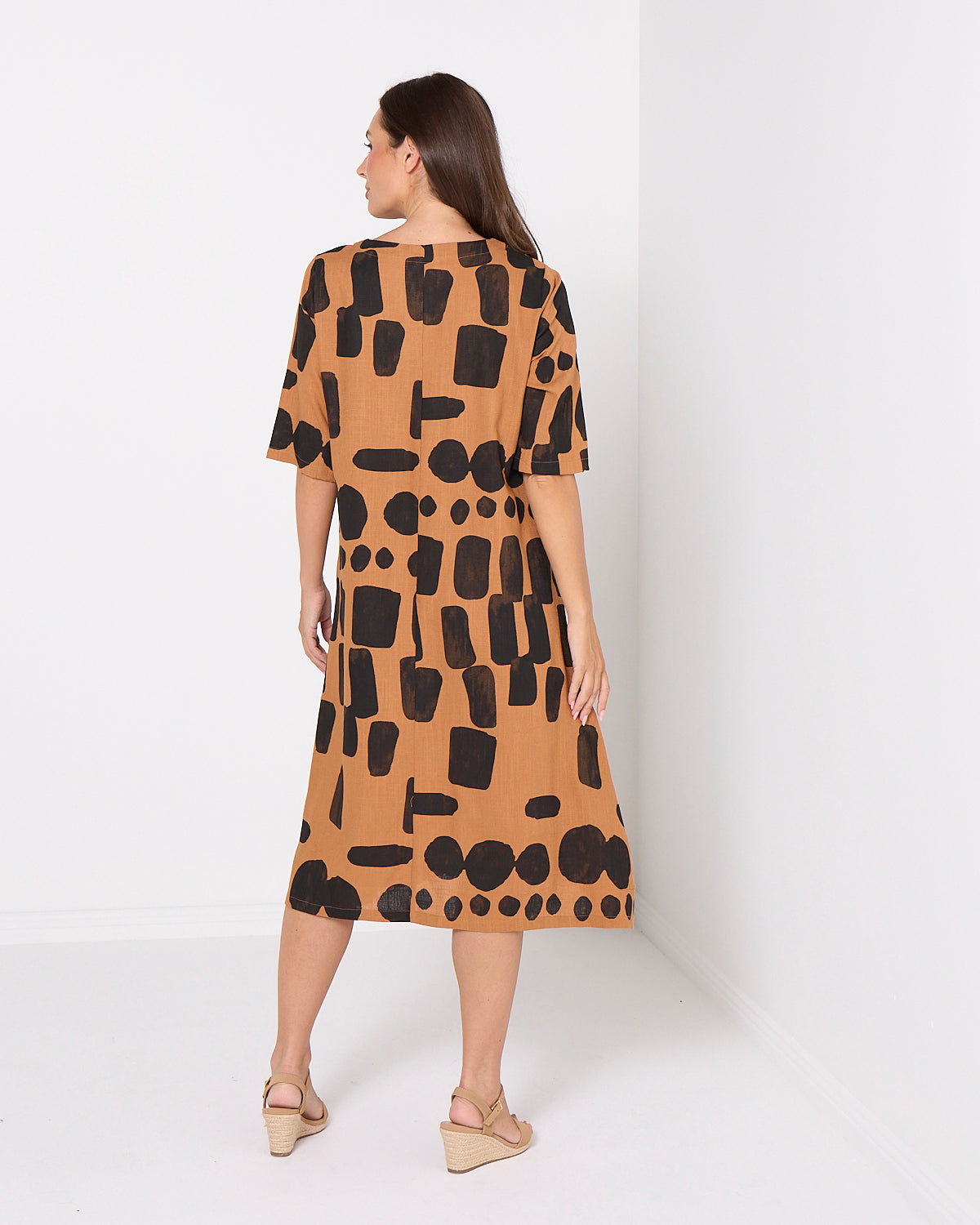 River Linen Dress - Tan / Black Pebble