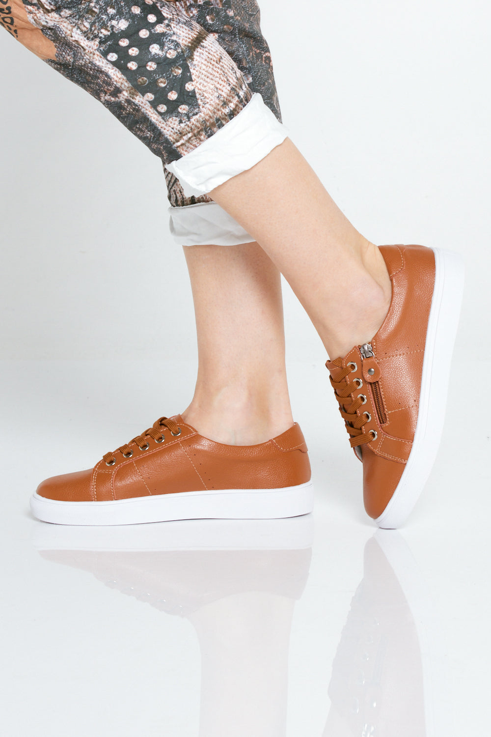 Elsie Sneakers Tan TULIO Fashion
