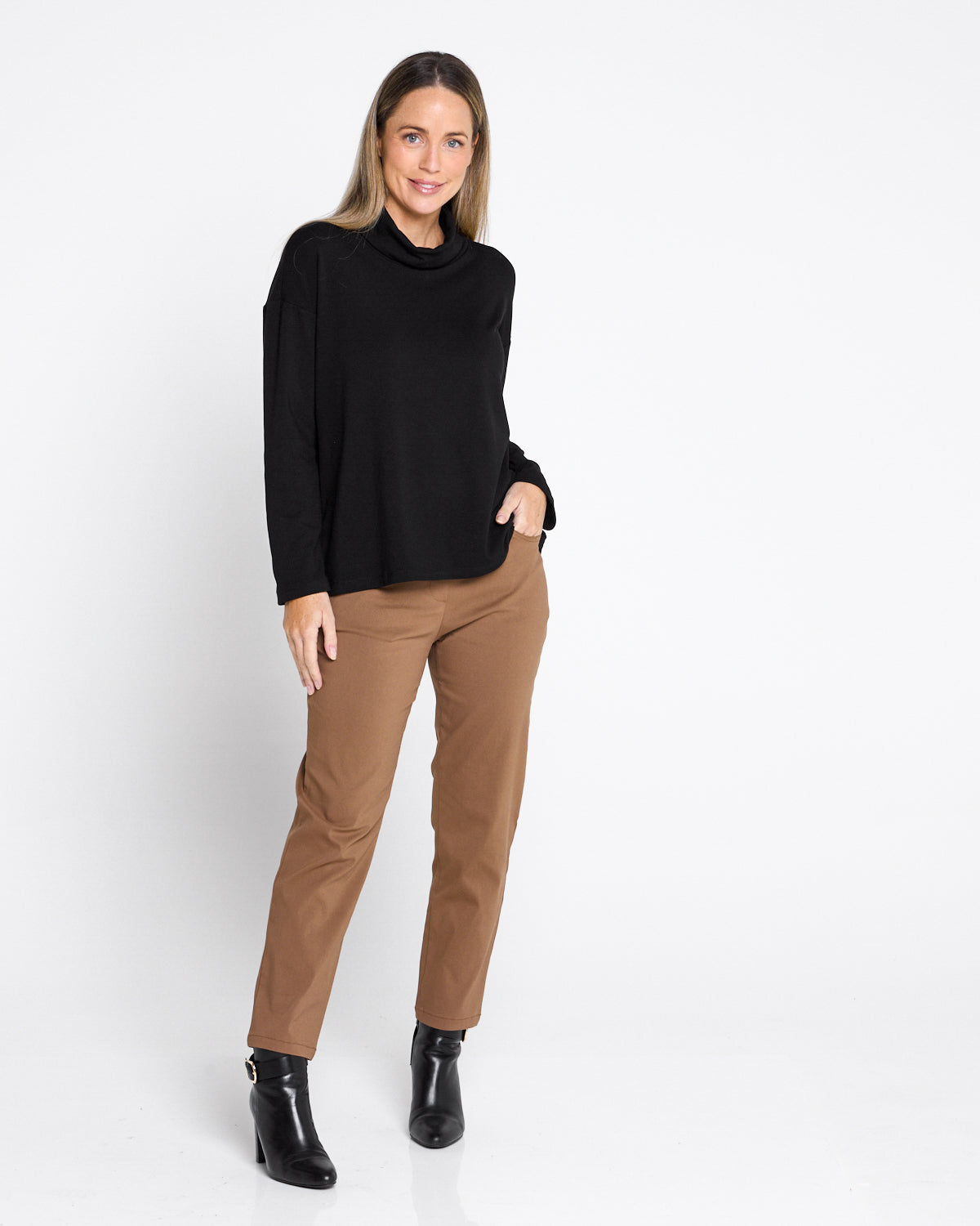 Weekend Life Fleece Cowl Top - Black