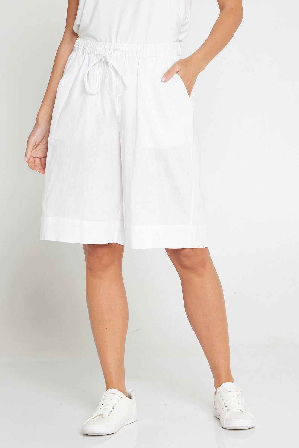 Zhuri Linen & Cotton Shorts - White