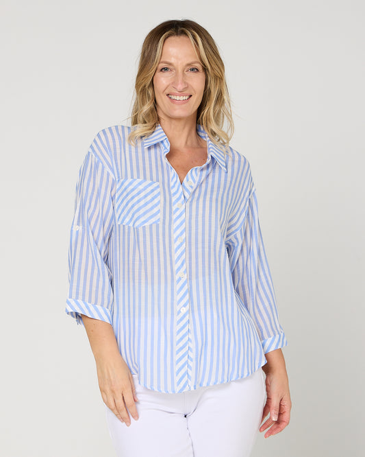 Colana Shirt - Sky Blue: front view on model