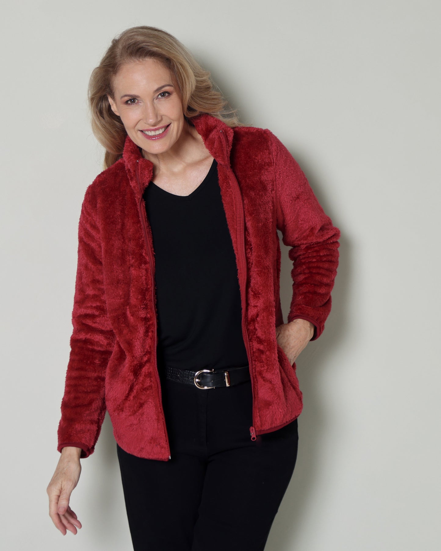 Freya Fluffy Jacket - Red