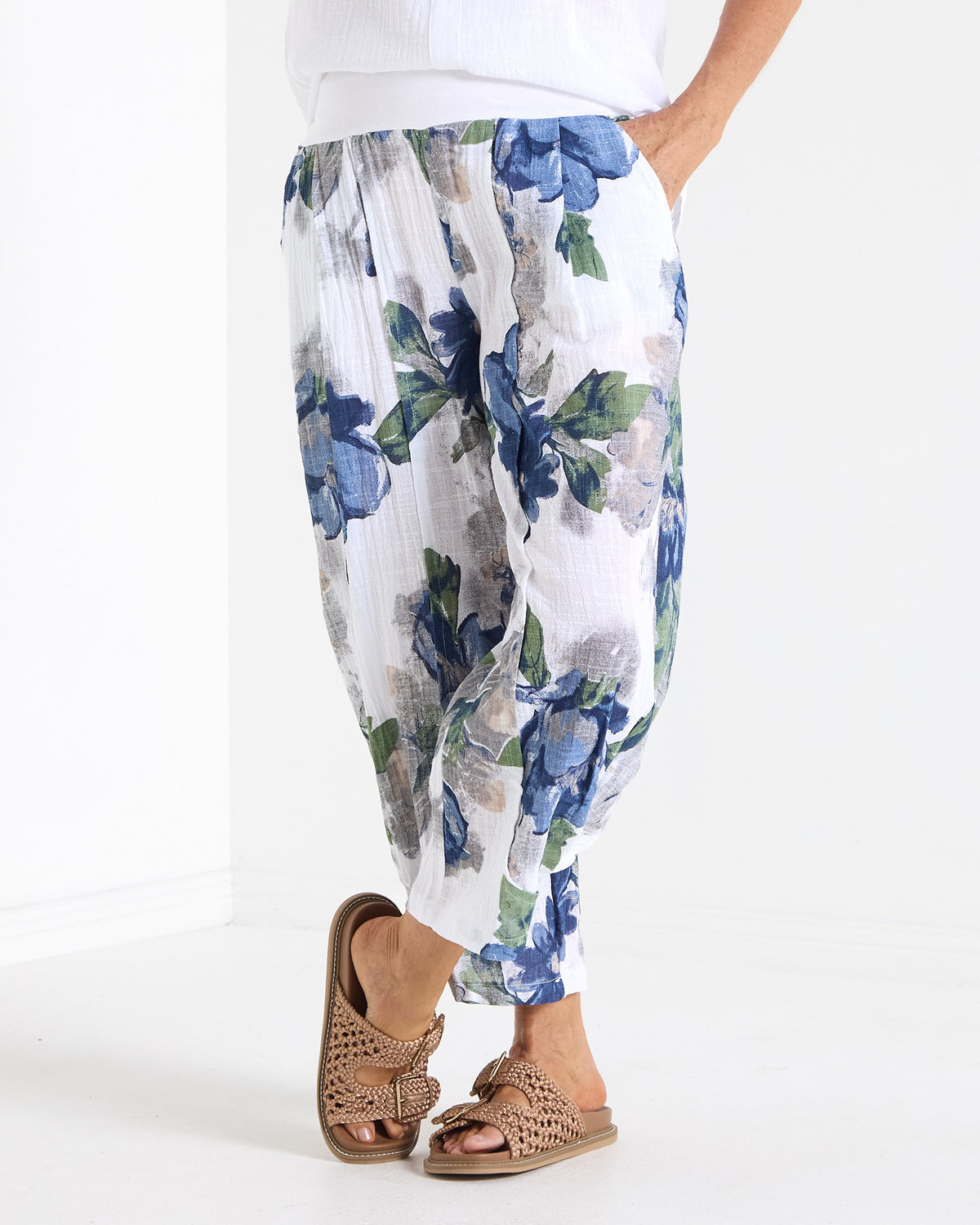 Santorini Cropped Relaxed Pants - Floral Blue