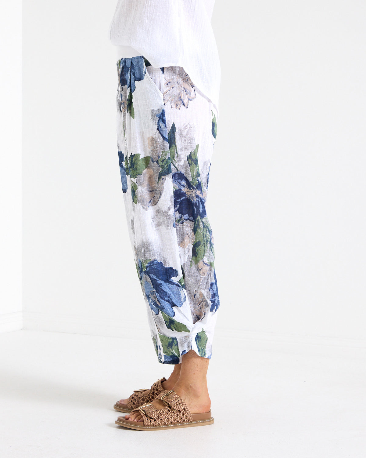 Santorini Cropped Relaxed Pants - Floral Blue