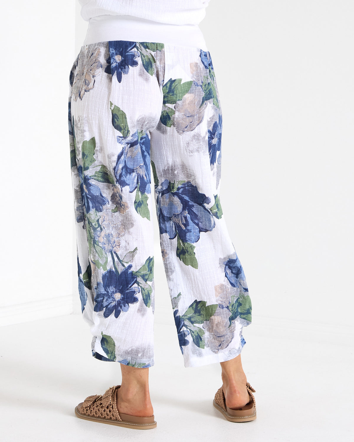 Santorini Cropped Relaxed Pants - Floral Blue
