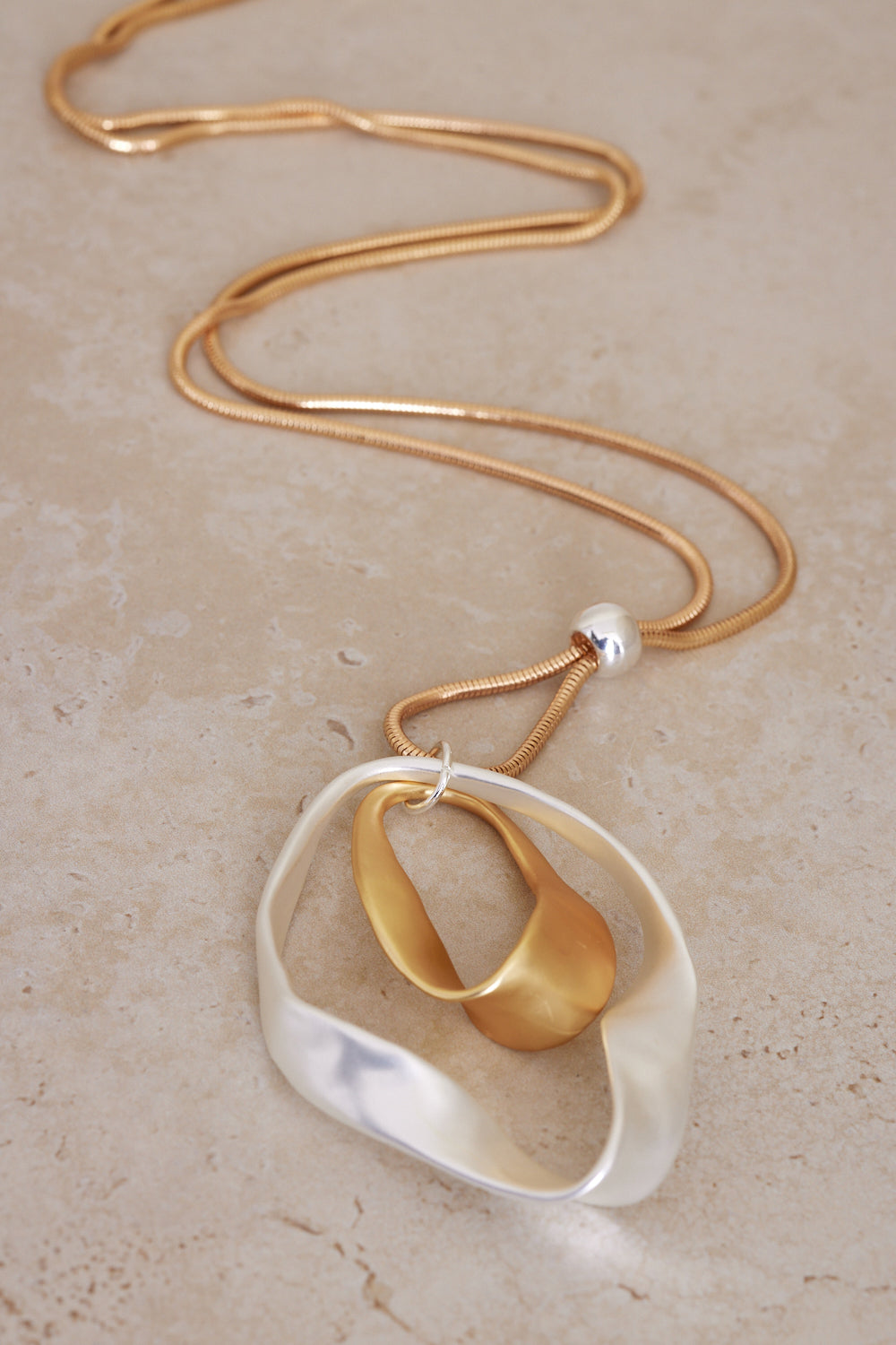Sienna Loop Necklace – Gold/Mixed Metal