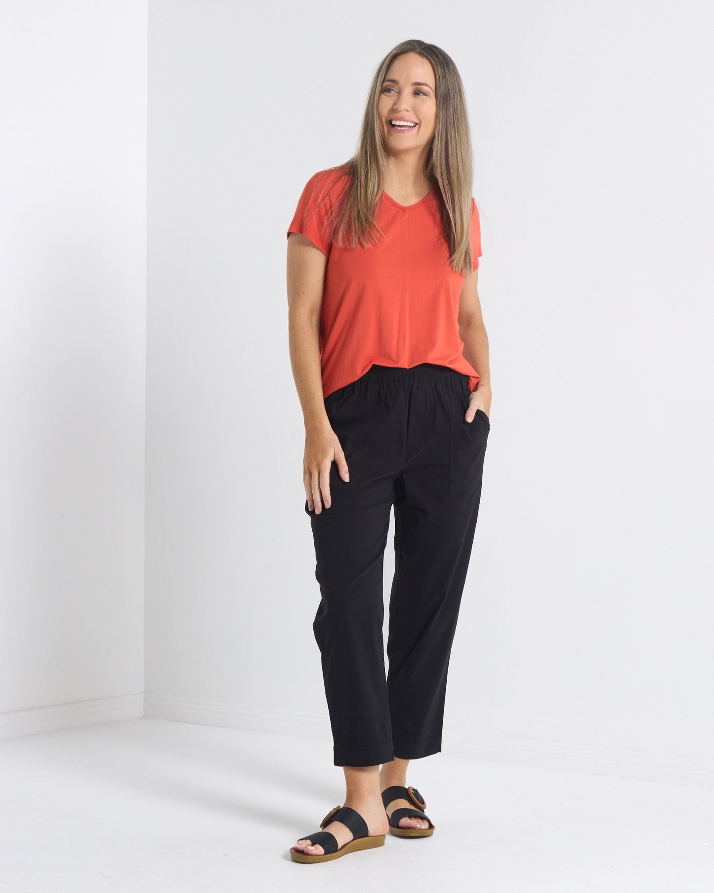 Travel Ease Cuffed Capri Pants - Black