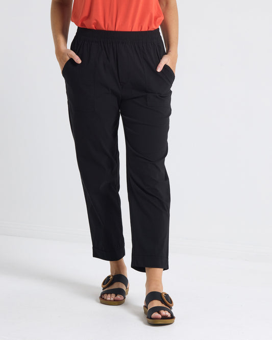 Breeze Light Cuffed Capri Pants - Black