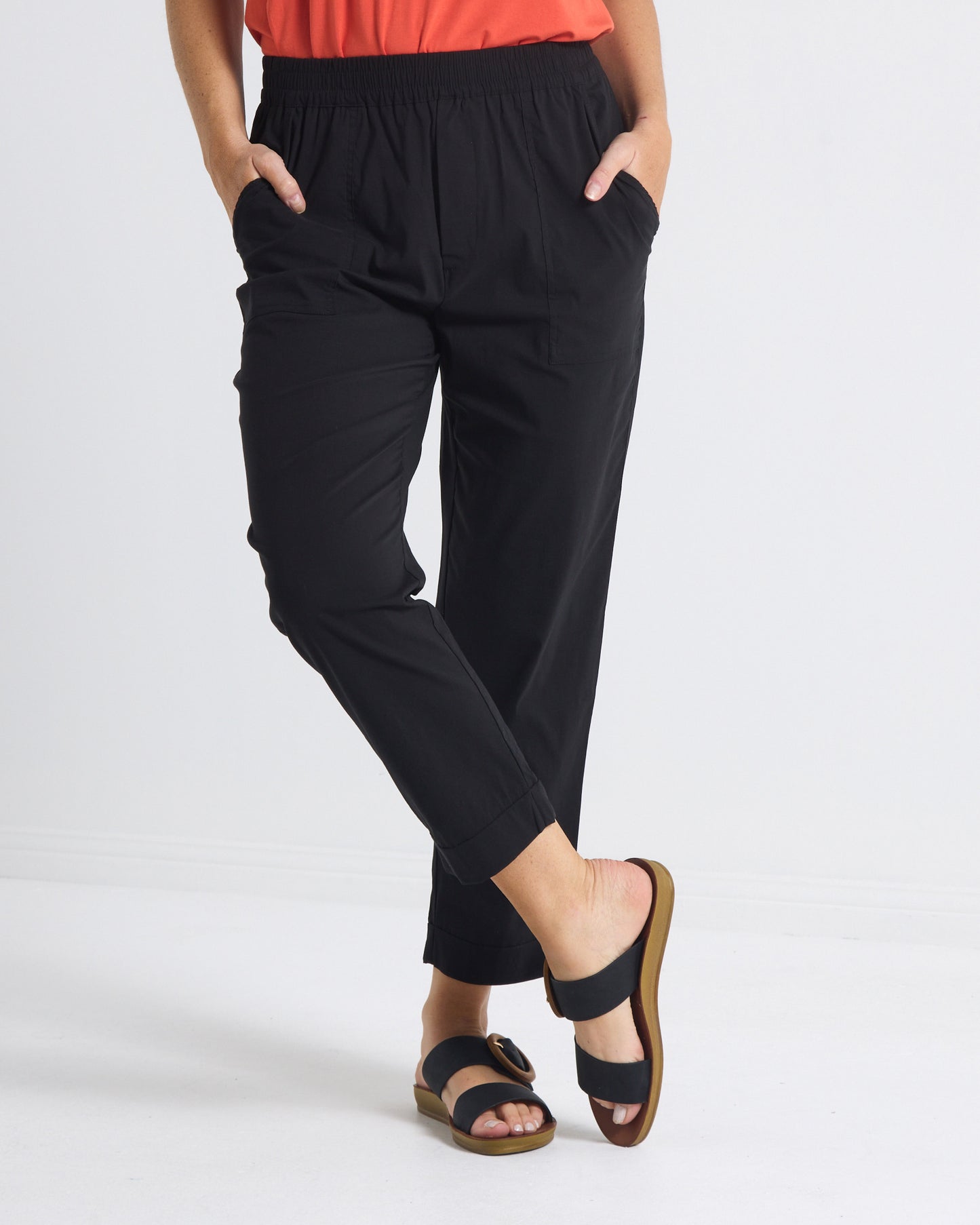 Travel Ease Cuffed Capri Pants - Black