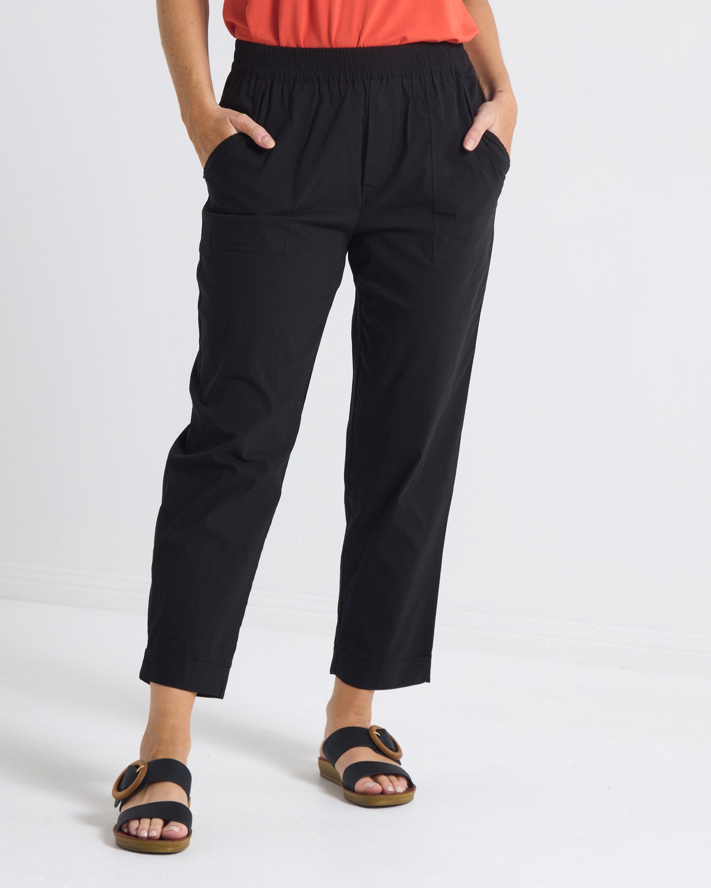 Travel Ease Cuffed Capri Pants - Black