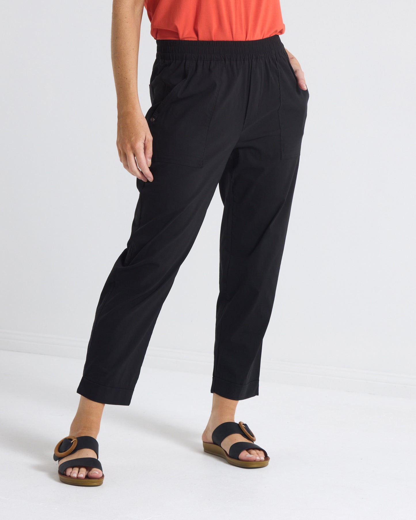 Travel Ease Cuffed Capri Pants - Black