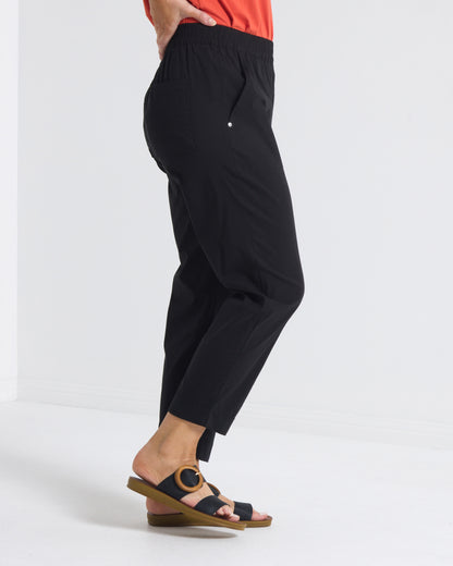 Travel Ease Cuffed Capri Pants - Black