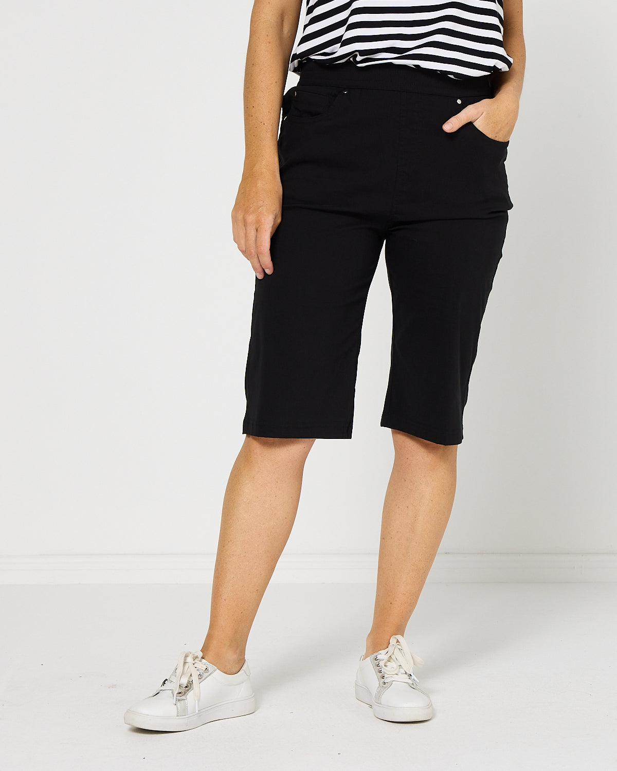 Breeze Lite Shorts - Black