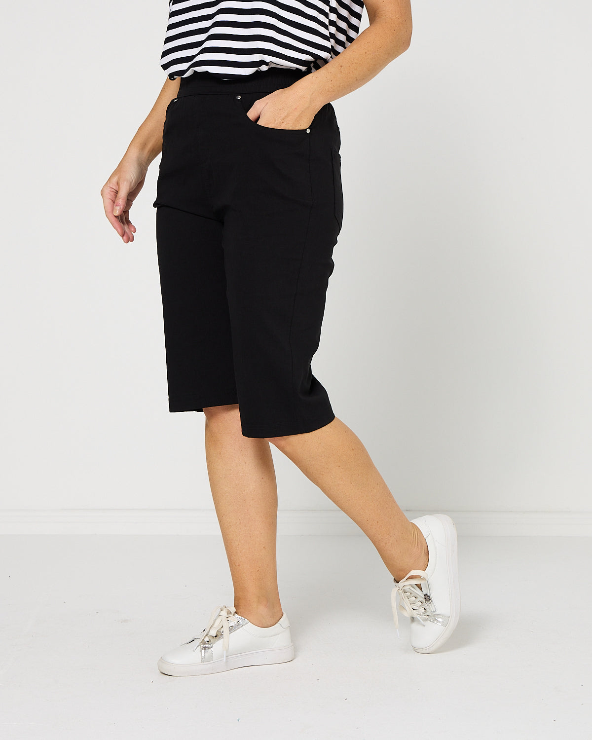 Breeze Lite Shorts - Black