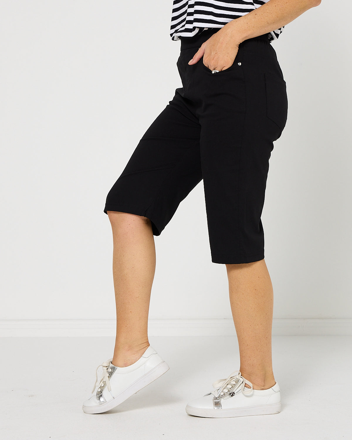 Breeze Lite Shorts - Black
