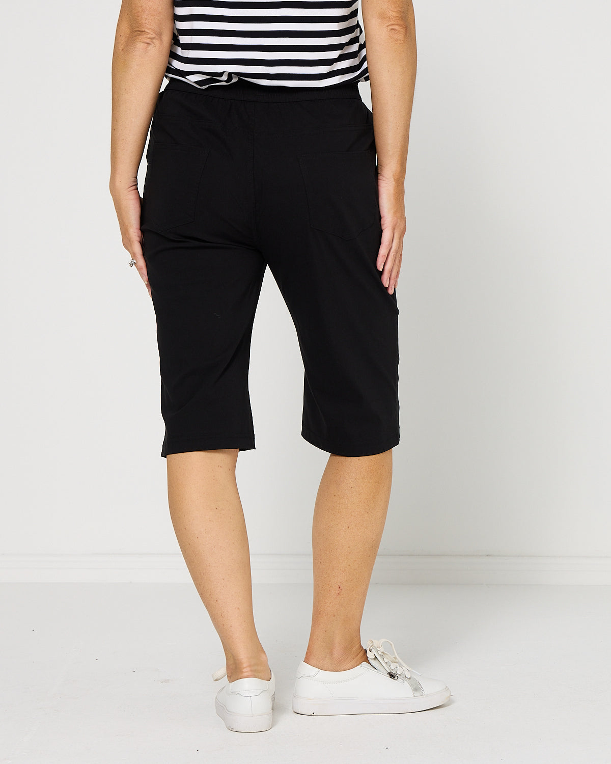 Breeze Lite Shorts - Black