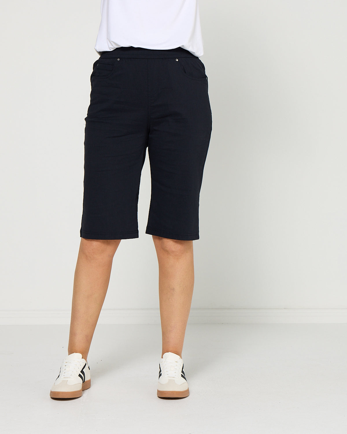 Breeze Lite Shorts - Navy