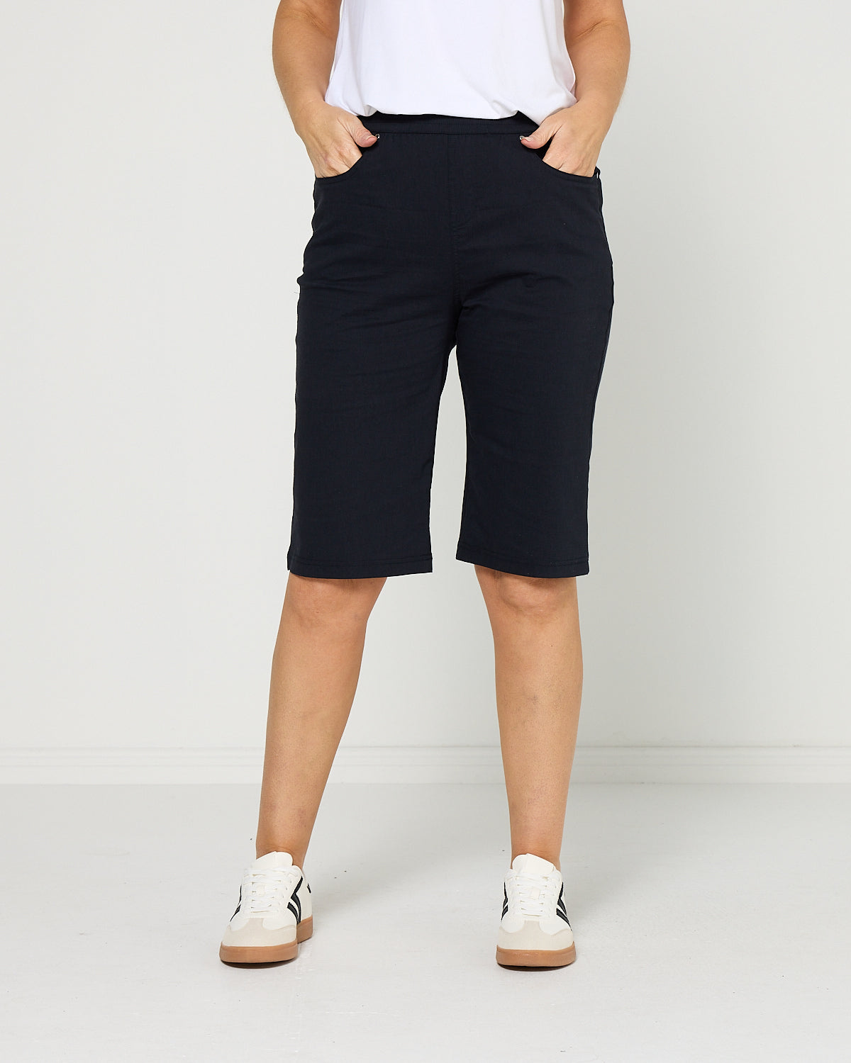 Breeze Lite Shorts - Navy