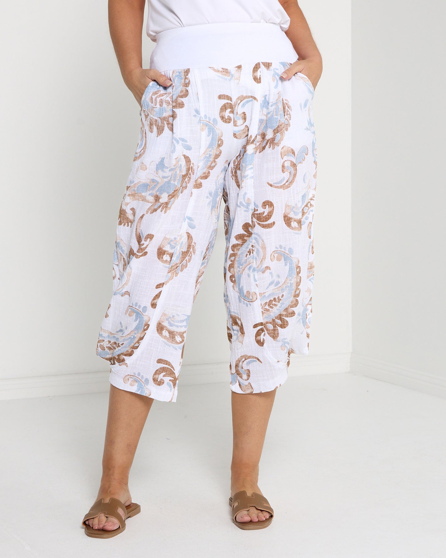 Cassis Capri Pants - Sable Paisley