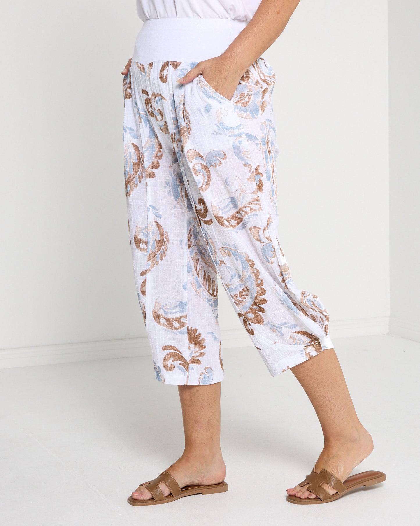 Cassis Capri Pants - Sable Paisley