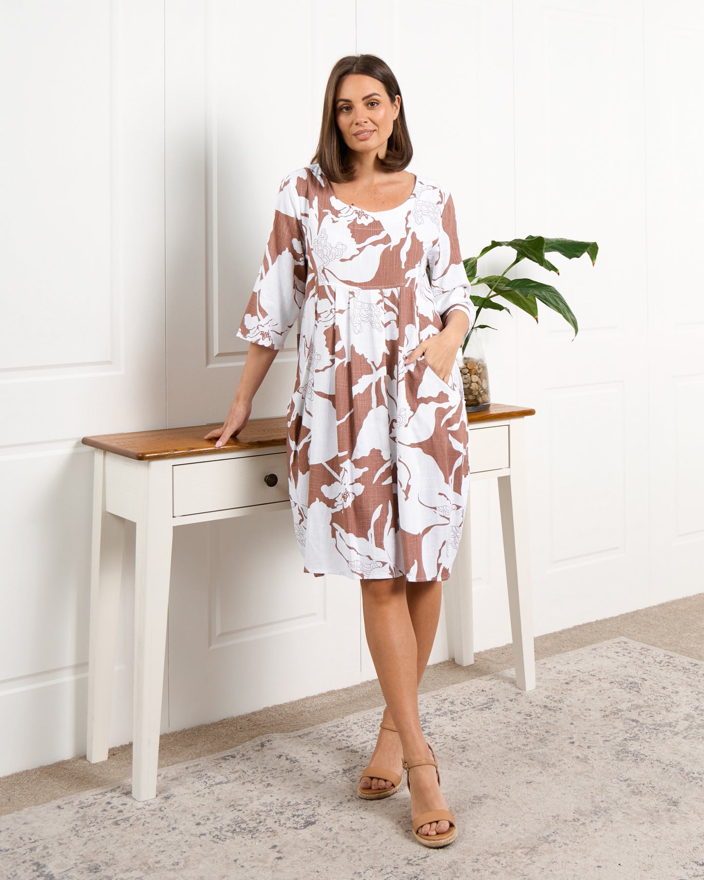 Delphi Pleat Dress – Cocoa Floral