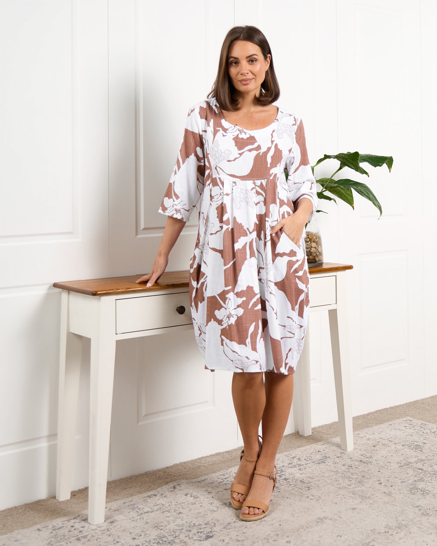 Delphi Pleat Dress – Cocoa Floral