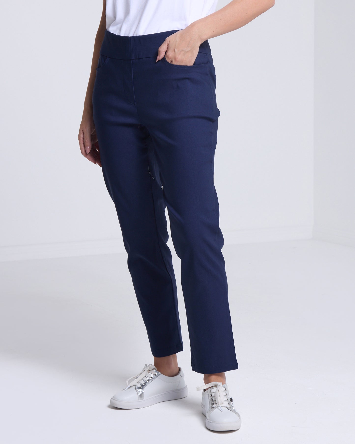 Dana Bengaline Capri Pants - Navy