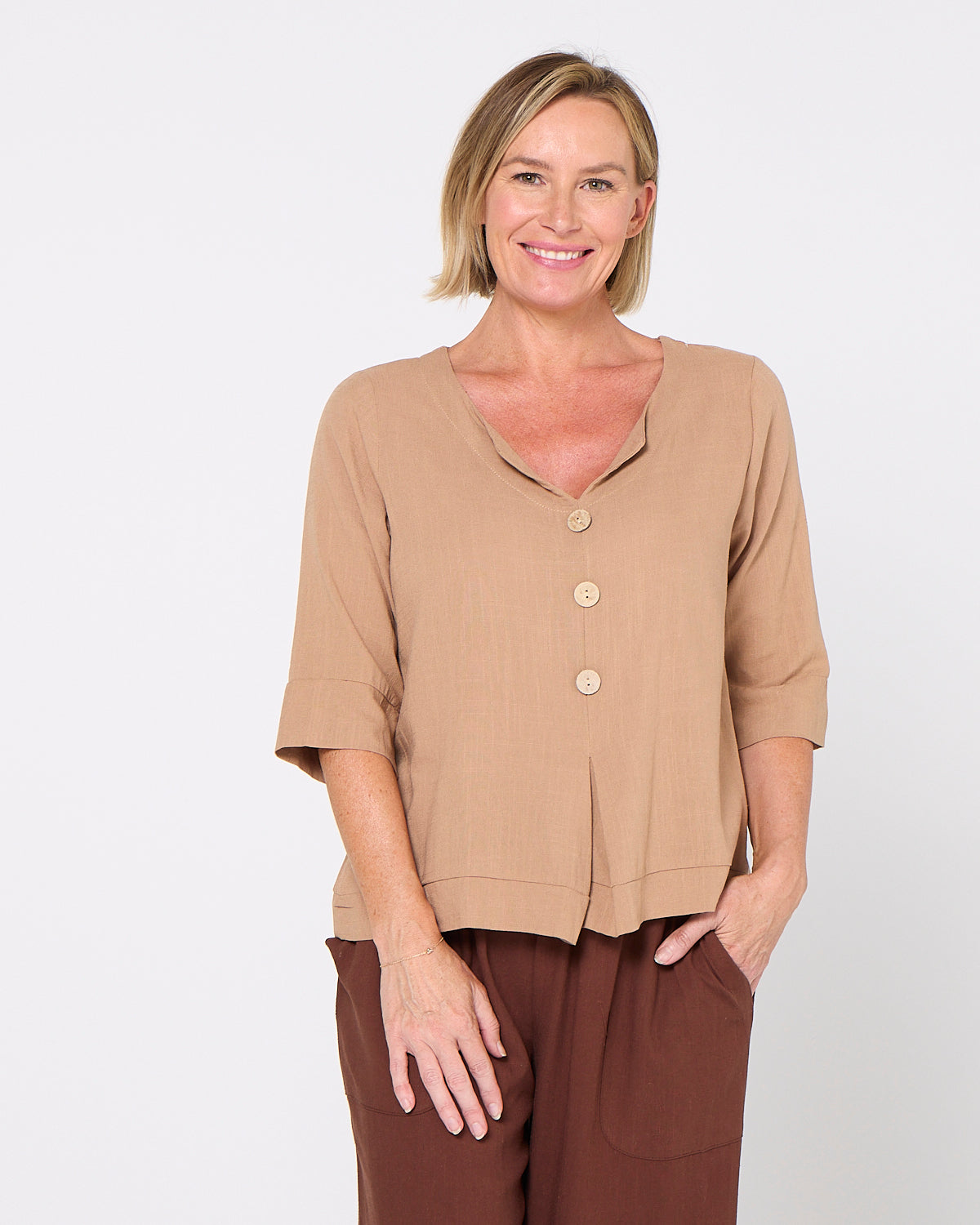 Mahri Linen Top - Mocha