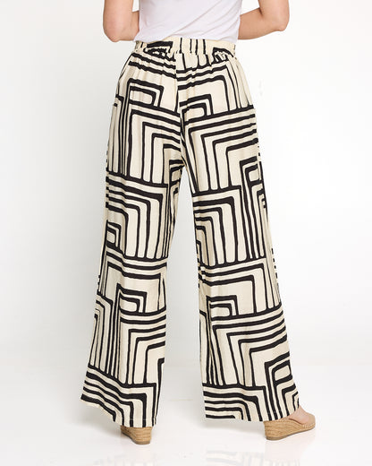 Kara Comfort Shirt & Demi Pants - Ivory/Black Geo