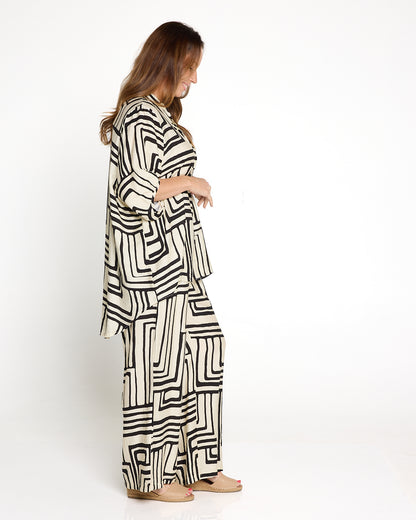 Kara Comfort Shirt & Demi Pants - Ivory/Black Geo