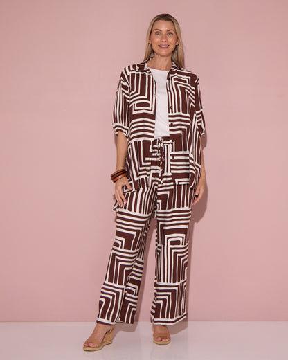 Kara Comfort Shirt - Chocolate Geo