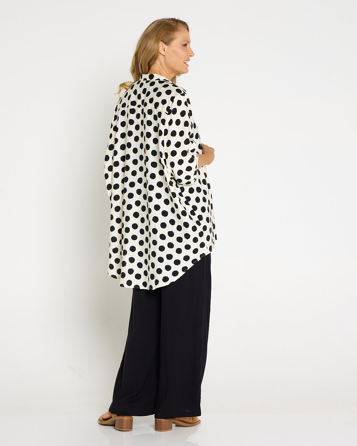Kara Comfort Shirt - Ivory/Black Spot