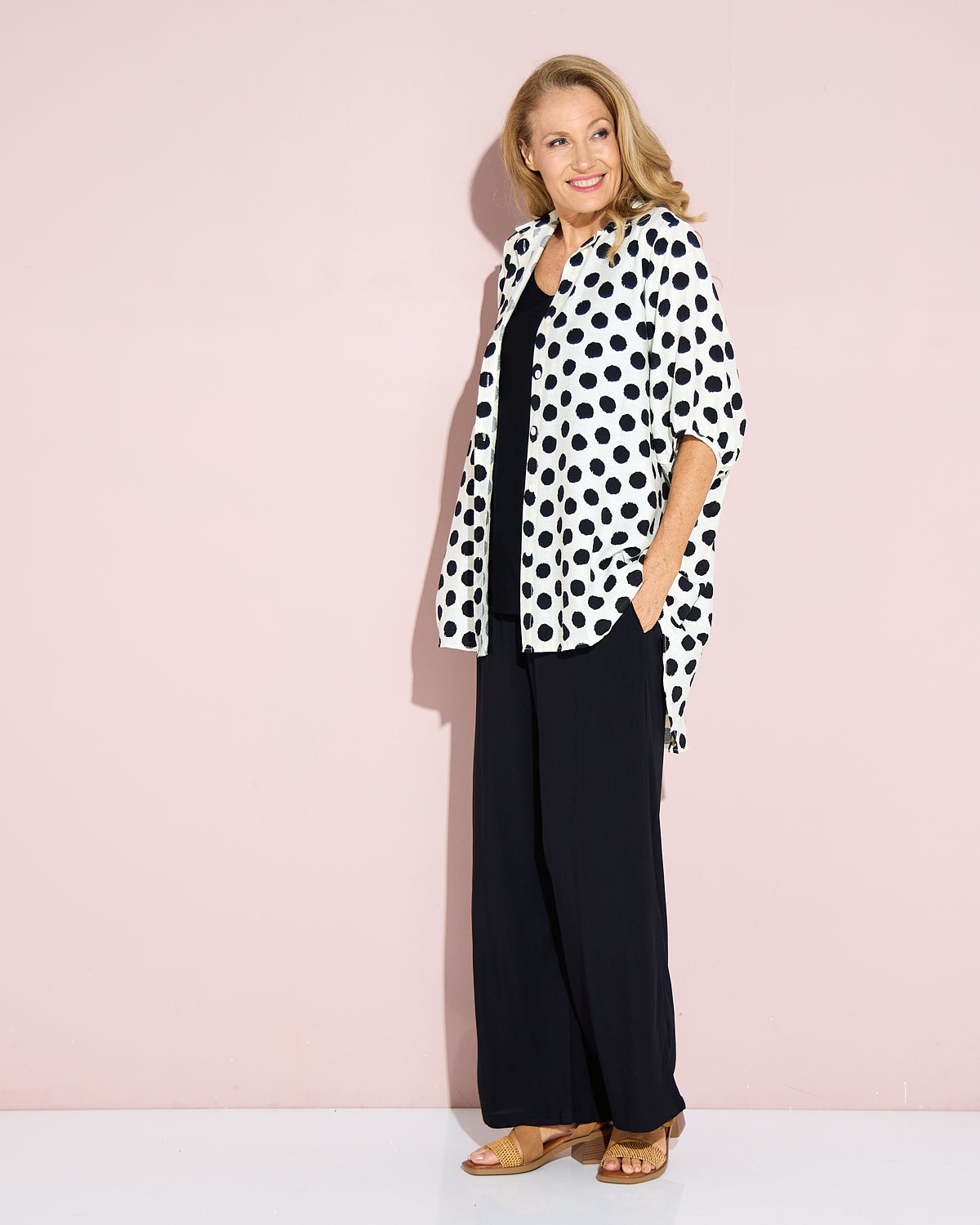 Kara Comfort Shirt - Ivory/Black Spot