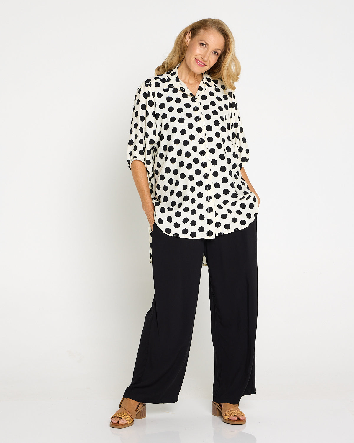 Kara Comfort Shirt - Ivory/Black Spot