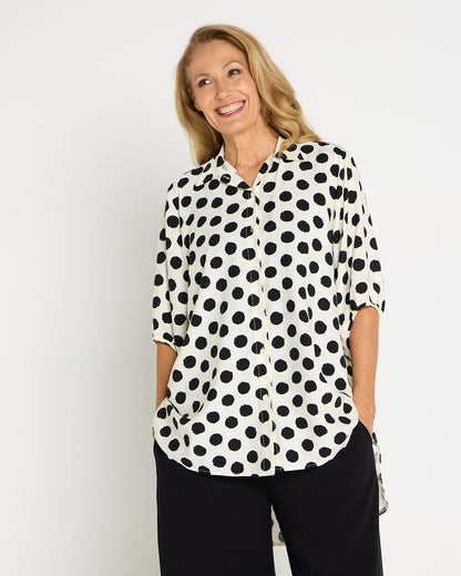 Kara Comfort Shirt - Ivory/Black Spot