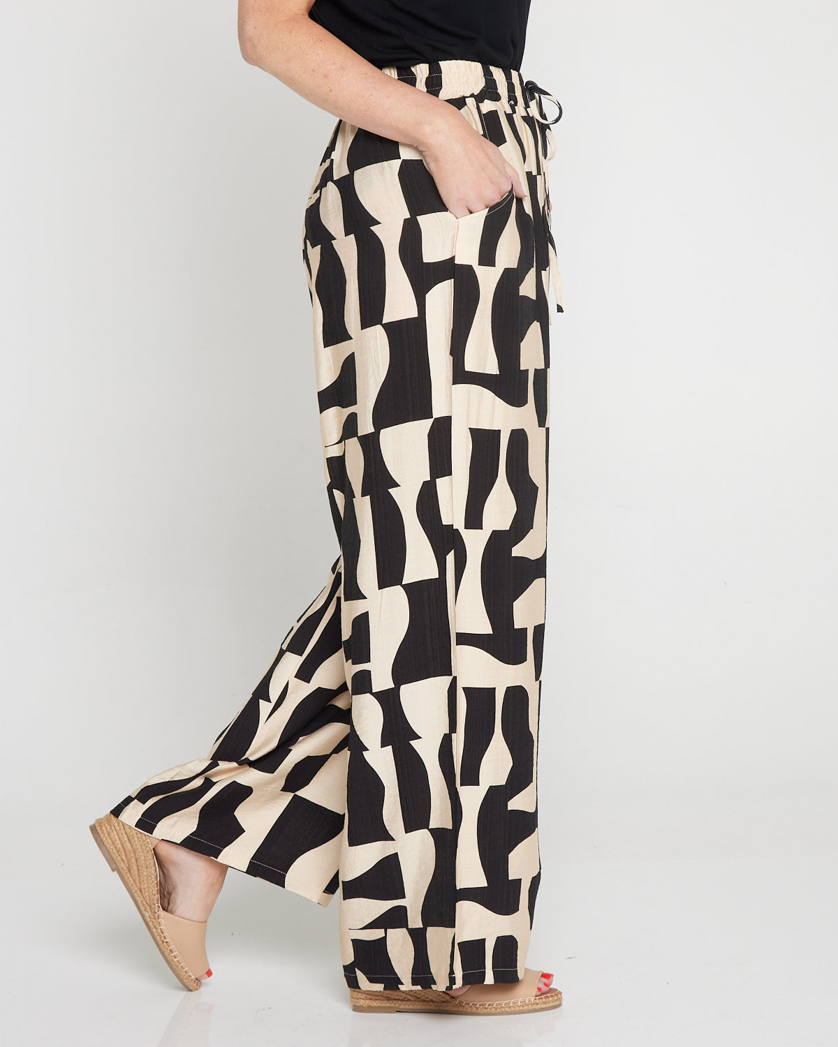 Kara Comfort Shirt & Demi Pants - Black/Cream Contemporary