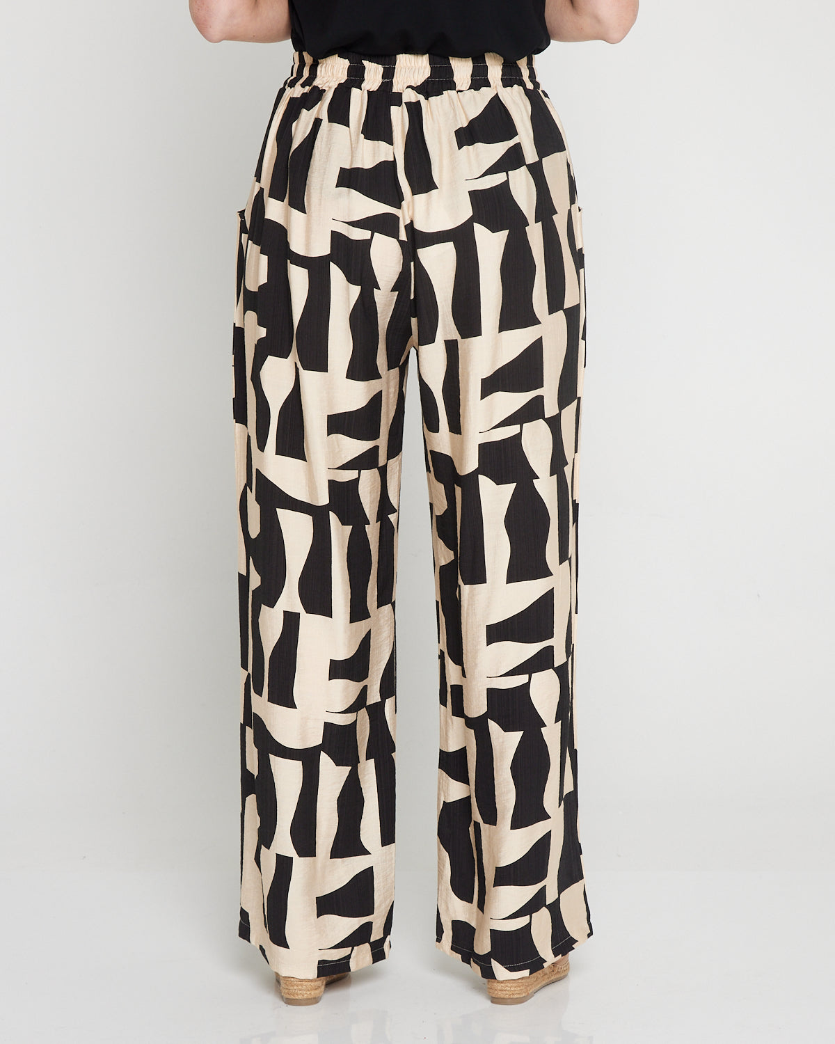 Kara Comfort Shirt & Demi Pants - Black/Cream Contemporary