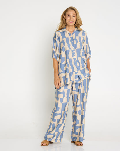 Kara Comfort Shirt - Sky/Sand