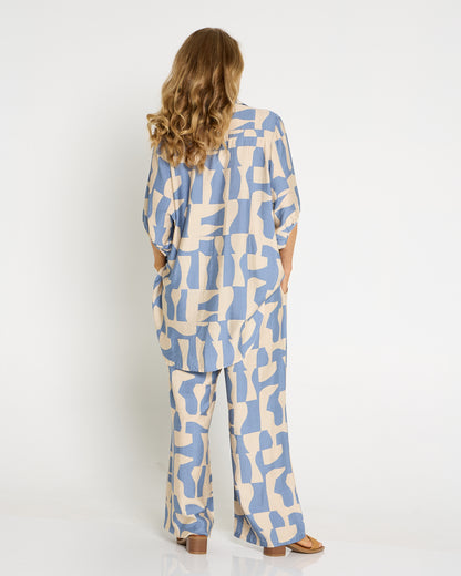 Kara Comfort Shirt - Sky/Sand
