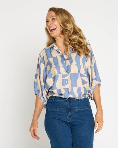 Kara Comfort Shirt - Sky/Sand
