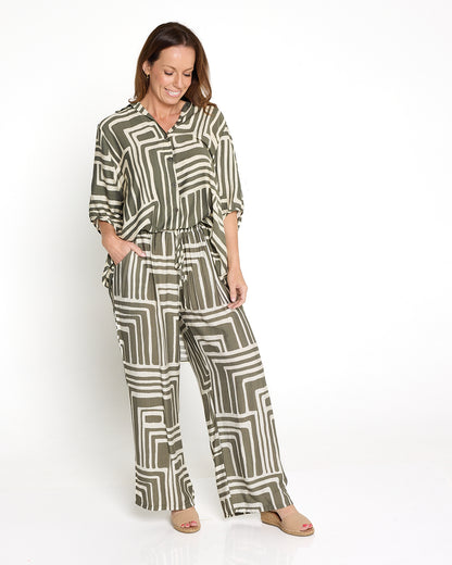 Kara Comfort Shirt - Khaki Print