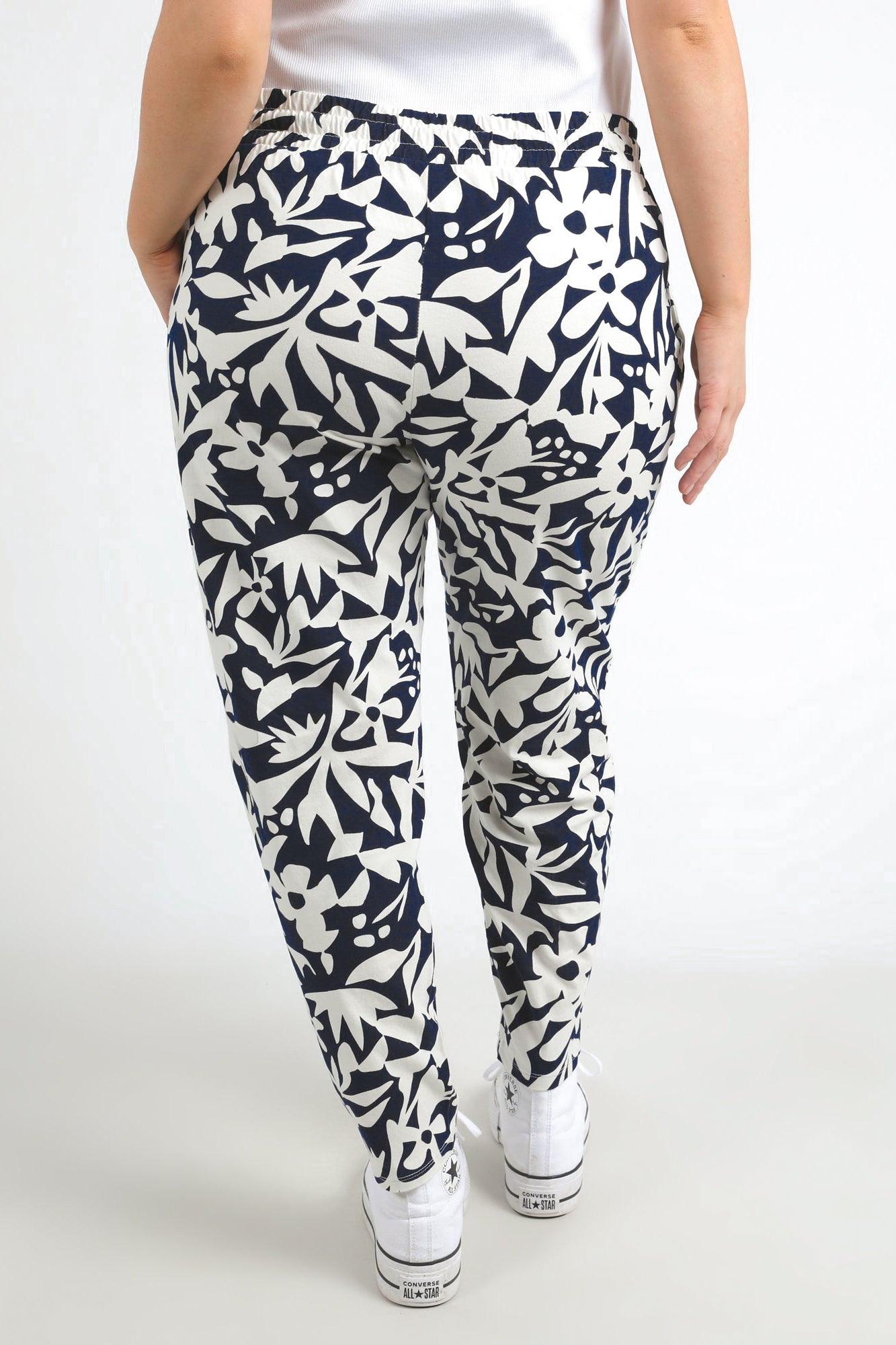 Stencil Floral Pants - Naval Blue Floral