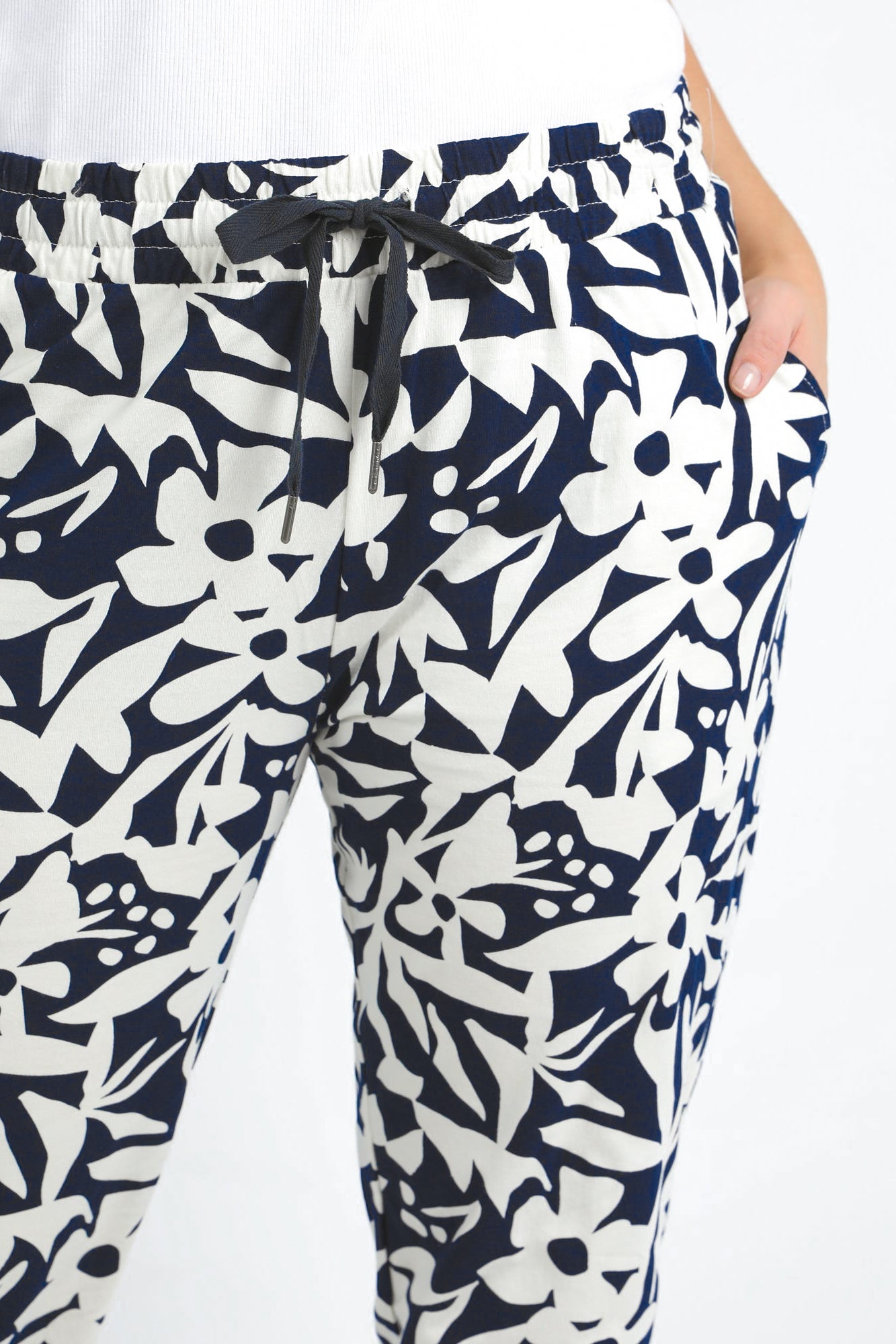 Stencil Floral Pants - Naval Blue Floral