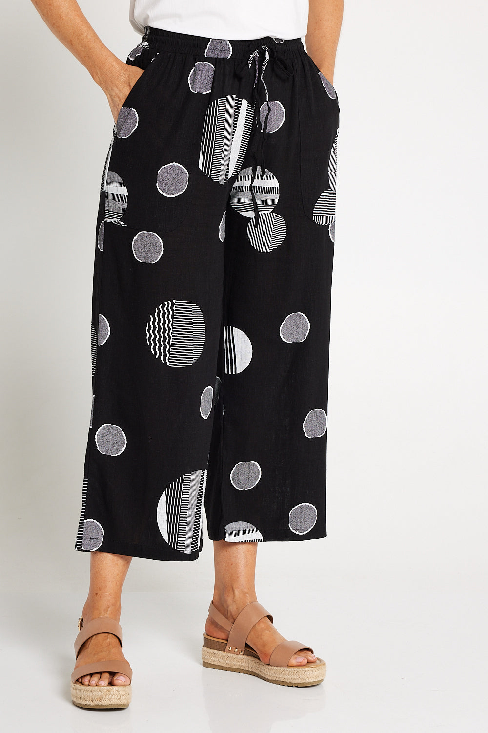 TULIO Mature Fashion, Arlette Silk Pants - Black