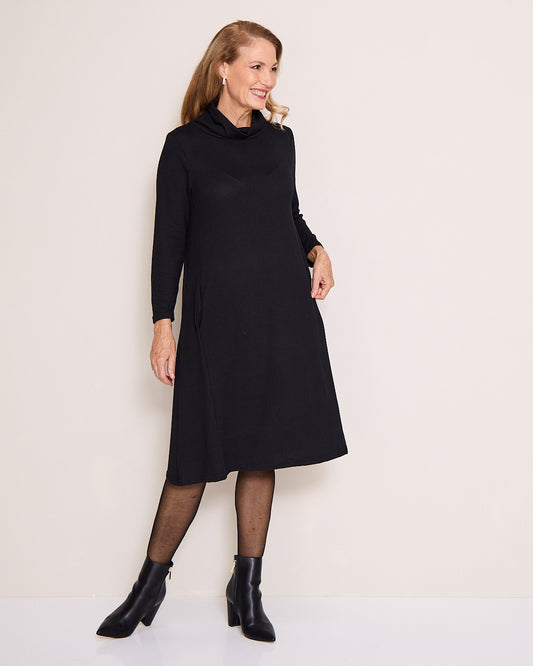 Mature Women's Dresses with Sleeves - For a Warm and Appealing Look TULIO Fashion Mature Women's Dresses with Sleeves - For a Warm and Appealing Look TULIO Fashion