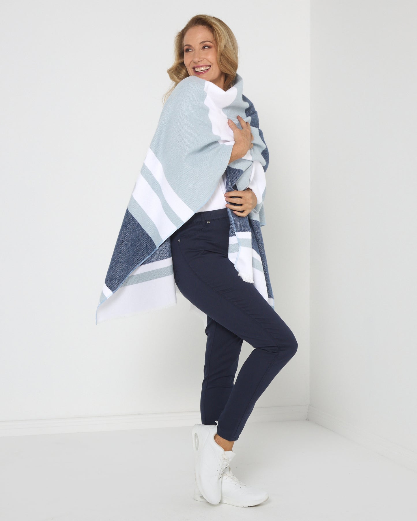 Portland Poncho - Blue Navy