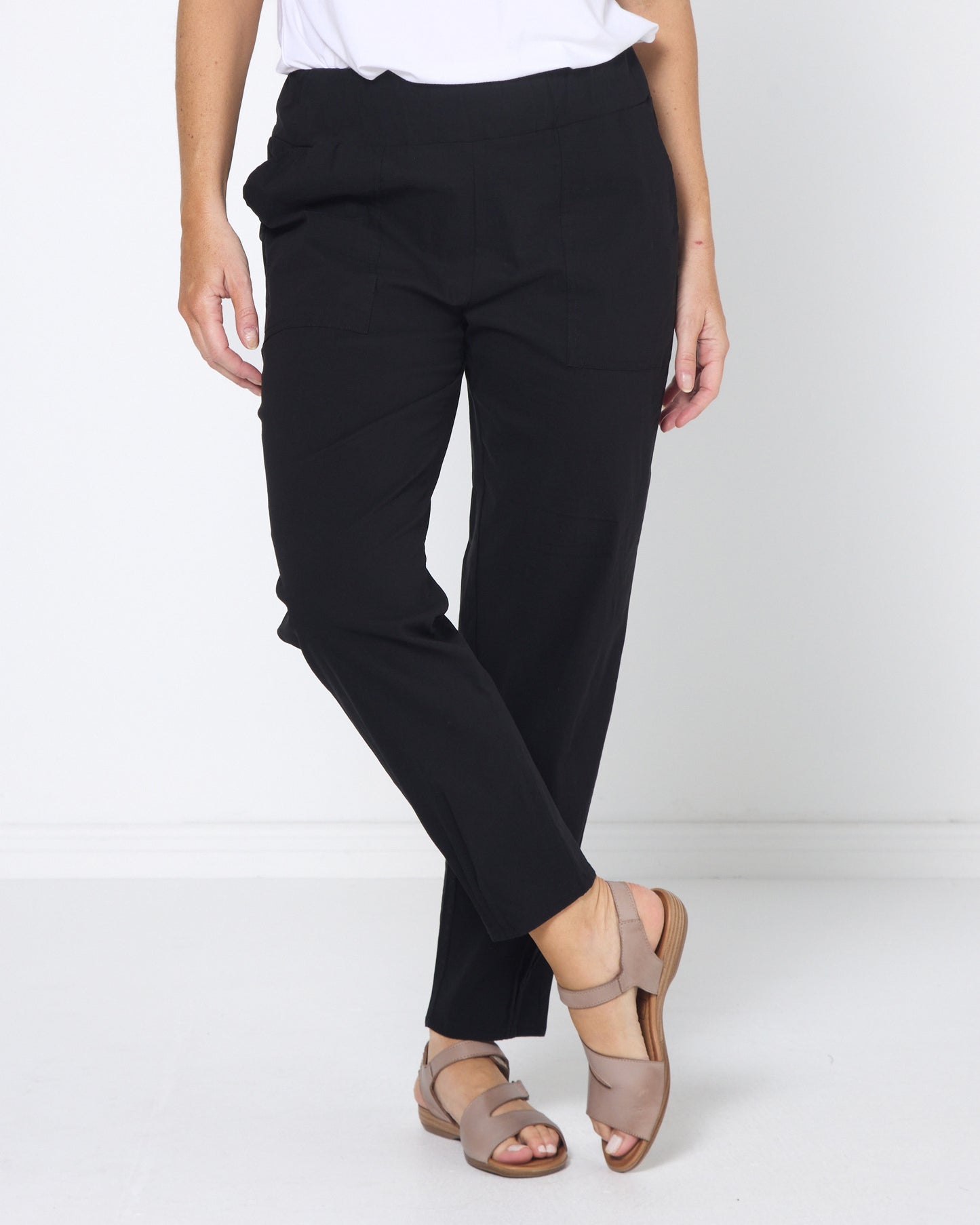 Travel Ease Tuck Pants - Black