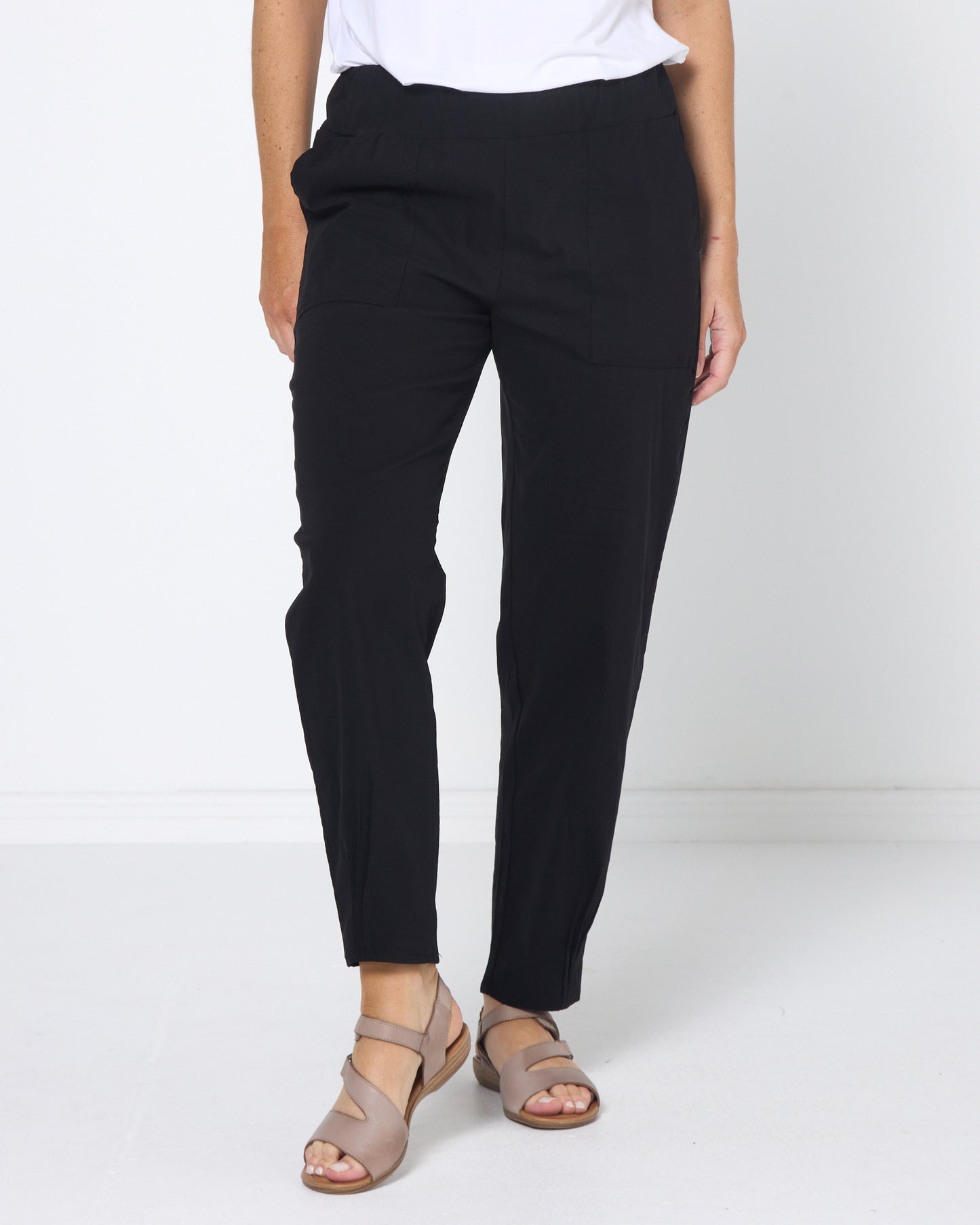 Travel Ease Tuck Pants - Black