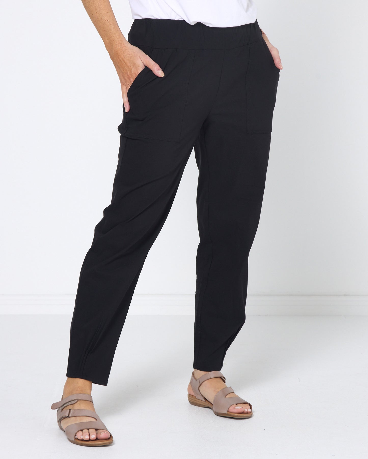Travel Ease Tuck Pants - Black